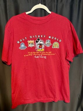 Walt Disney World Red Parks short-sleeve graphic T-shirt